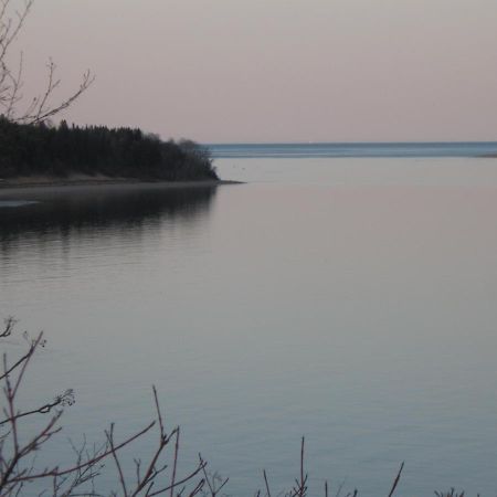 Motel De La Pointe Aux Bouleaux Baie-Sainte-Catherine Zewnętrze zdjęcie