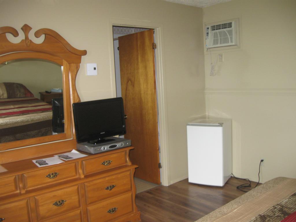 Motel De La Pointe Aux Bouleaux Baie-Sainte-Catherine Zewnętrze zdjęcie