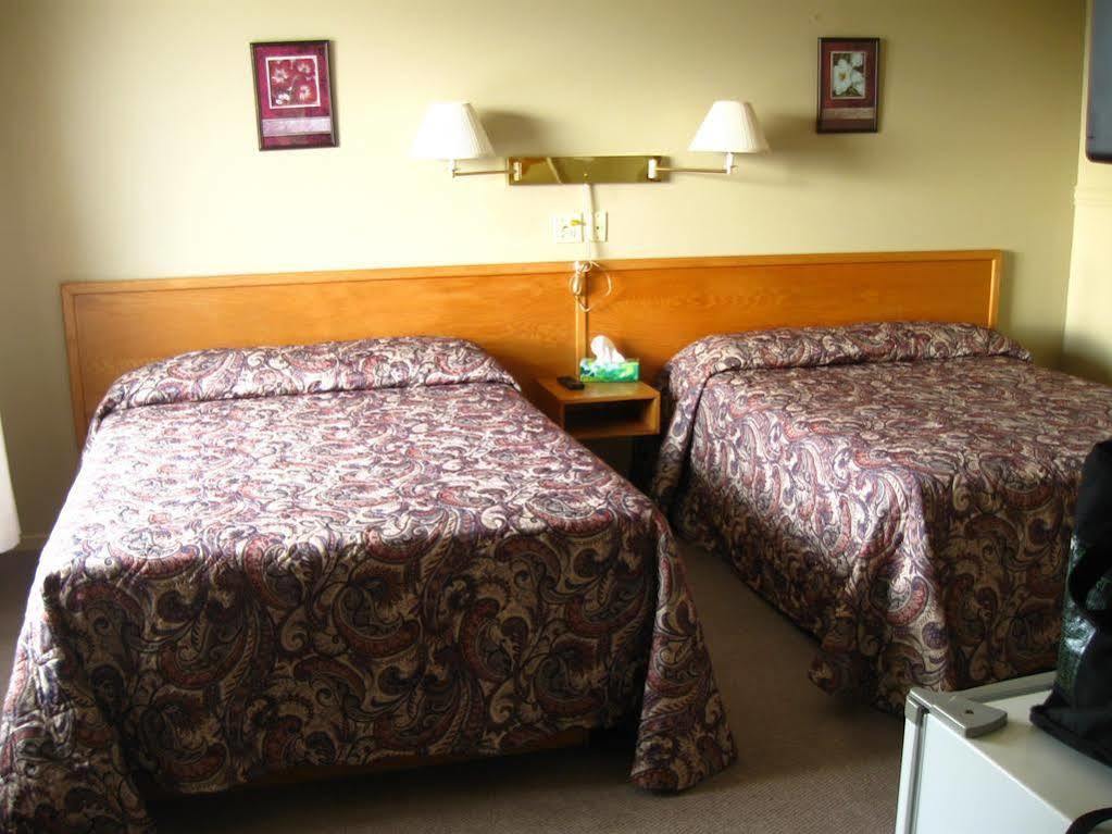 Motel De La Pointe Aux Bouleaux Baie-Sainte-Catherine Zewnętrze zdjęcie