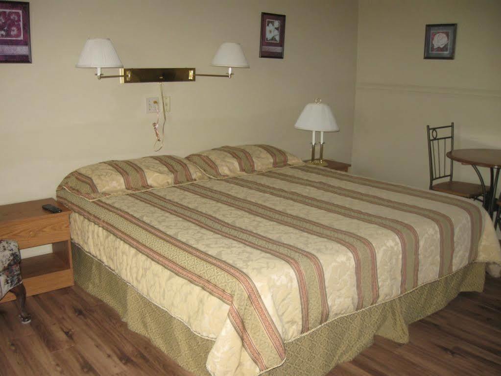 Motel De La Pointe Aux Bouleaux Baie-Sainte-Catherine Zewnętrze zdjęcie