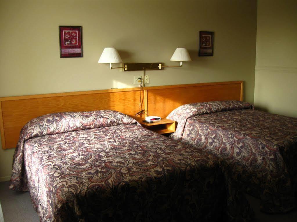 Motel De La Pointe Aux Bouleaux Baie-Sainte-Catherine Zewnętrze zdjęcie